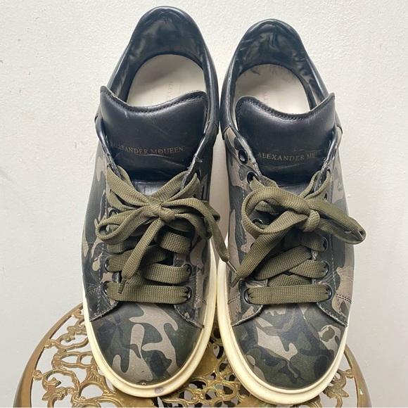 Alexander McQueen Oversized Camo Sneakers - Picture 7 of 14